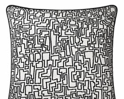 Royal Teak Collection Maze Black 20" × 20" Throw Pillow (MAZEBLK20)